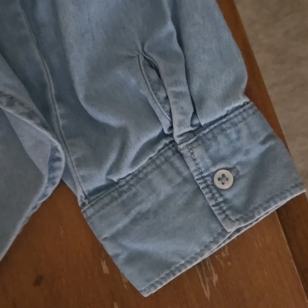 Size 10 Button Up Jean Jacket - Picture 4 of 6